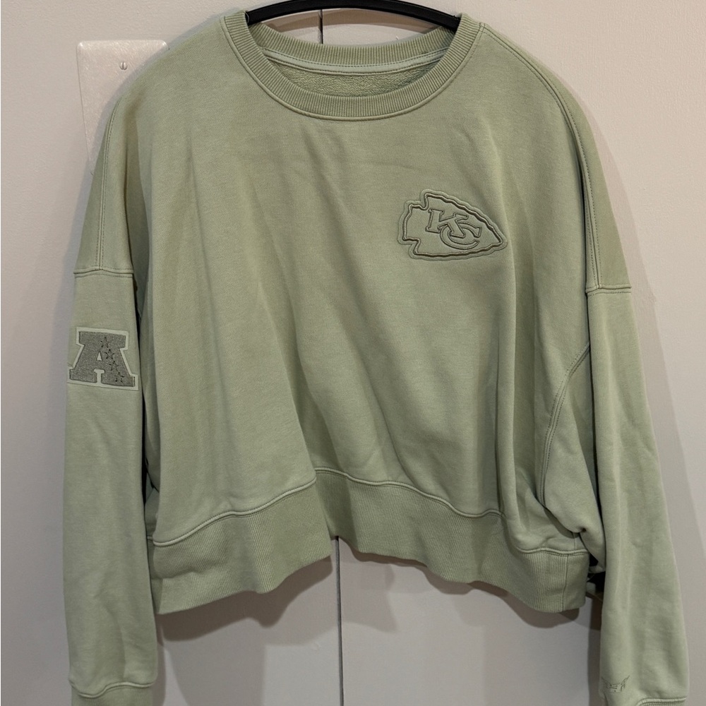 Kansas City Chiefs Oversized Cropped Sweatshirt (Size Small)